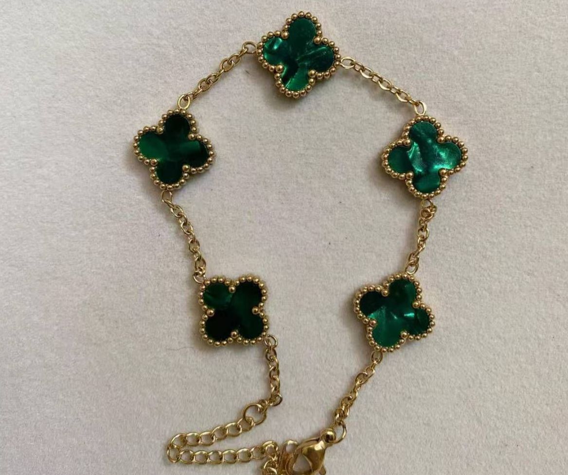 Emerald Clover Bracelet – Premium Stainless Steel Bracelet