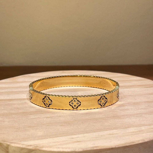 Solid Clover Lining Handcuff Bracelet – Premium Stainless Steel Bangle